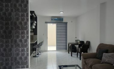 Casa amoblada de alquiler en la Urbanización La Joya, 3 dormitorios.