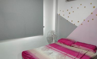 Casa amoblada de alquiler en la Urbanización La Joya, 3 dormitorios.