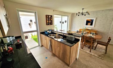 Casa en Pomasqui sin entrada.  3 habitaciones.  183 M2, conjunto con piscina, gym y áreas infantiles, crédito Miti Miti Vip