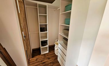 Casa en Pomasqui sin entrada.  3 habitaciones.  183 M2, conjunto con piscina, gym y áreas infantiles, crédito Miti Miti Vip