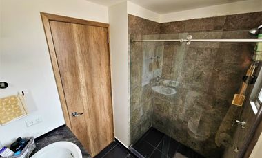 Casa en Pomasqui sin entrada.  3 habitaciones.  183 M2, conjunto con piscina, gym y áreas infantiles, crédito Miti Miti Vip