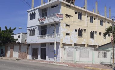 **Atención inversionistas en sector educativo y de salud en Venta Edificio 3 pisos La Libertad Santa Elena Ecuador
