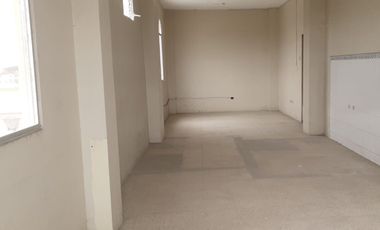 **Atención inversionistas en sector educativo y de salud en Venta Edificio 3 pisos La Libertad Santa Elena Ecuador