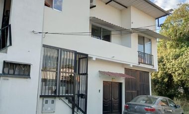 EXCELENTE OPORTUNIDAD SE VENDE CASA EN APULO CUNDINAMARCA CON 2 APARTAMENTOS Y LOCAL COMERCIAL SOBRE LA VIA A GIRARDOT