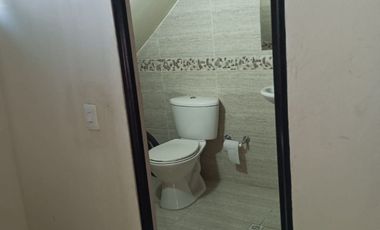 EXCELENTE OPORTUNIDAD SE VENDE CASA EN APULO CUNDINAMARCA CON 2 APARTAMENTOS Y LOCAL COMERCIAL SOBRE LA VIA A GIRARDOT