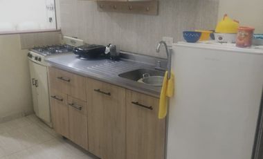 EXCELENTE OPORTUNIDAD SE VENDE CASA EN APULO CUNDINAMARCA CON 2 APARTAMENTOS Y LOCAL COMERCIAL SOBRE LA VIA A GIRARDOT