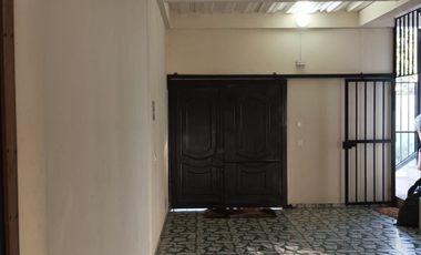 EXCELENTE OPORTUNIDAD SE VENDE CASA EN APULO CUNDINAMARCA CON 2 APARTAMENTOS Y LOCAL COMERCIAL SOBRE LA VIA A GIRARDOT