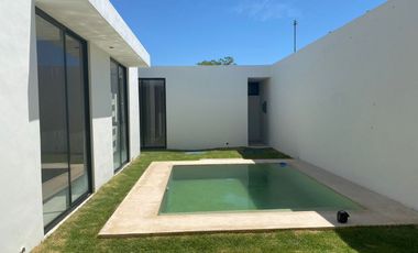 Hermosa casa en venta de un piso con alberca ubicada al norte de Mérida
