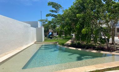 Hermosa casa en venta de un piso con alberca ubicada al norte de Mérida