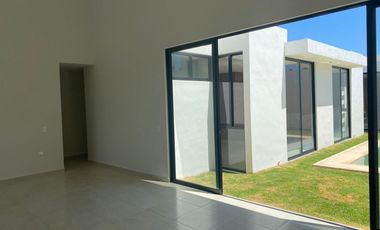 Hermosa casa en venta de un piso con alberca ubicada al norte de Mérida