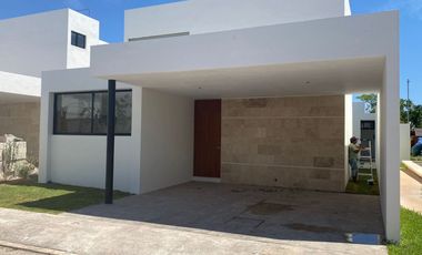 Hermosa casa en venta de un piso con alberca ubicada al norte de Mérida