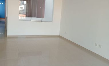 DEPARTAMENTO AMPLIO, ILUMINADO CON COCHERA