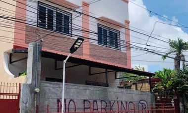 House and Lot In Paranaque Few minutes Away From Airport