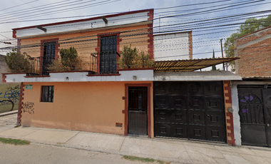 Casa En Calle 2 De Abril Col. Felipe Carrillo Santiago Querétaro ***JHRE