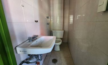 Renta de dos Locales Comercilaes y cuatro Oficinas en Av. Comonfort a una calle de Paseo Tollocan