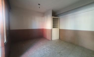 Renta de dos Locales Comercilaes y cuatro Oficinas en Av. Comonfort a una calle de Paseo Tollocan
