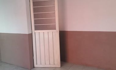 Renta de dos Locales Comercilaes y cuatro Oficinas en Av. Comonfort a una calle de Paseo Tollocan