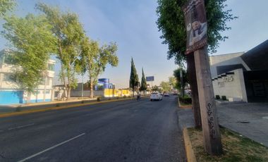 Renta de dos Locales Comercilaes y cuatro Oficinas en Av. Comonfort a una calle de Paseo Tollocan