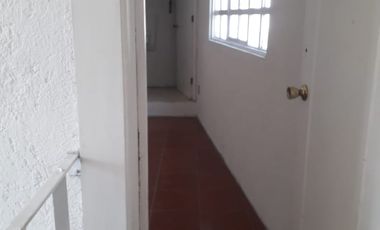 Renta de dos Locales Comercilaes y cuatro Oficinas en Av. Comonfort a una calle de Paseo Tollocan
