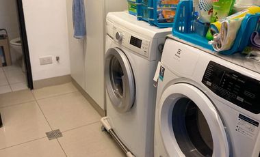 FOR SALE & LEASE!! 2 BEDROOMS with Balcony & PARKING