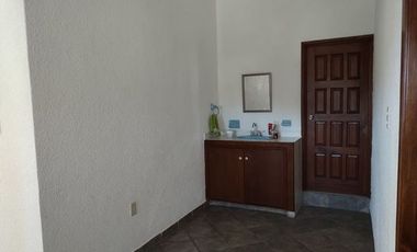 Casa Sola en Fraccionamiento Burgos Cuernavaca, Temixco, Morelos
