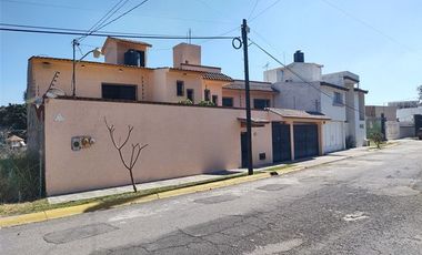 Casa Sola en Fraccionamiento Burgos Cuernavaca, Temixco, Morelos