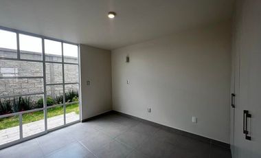 Departamento planta baja, 3 recamaras, sala de TV, jardin. El Manantial, VENTA