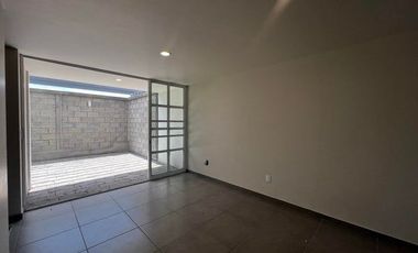Departamento planta baja, 3 recamaras, sala de TV, jardin. El Manantial, VENTA