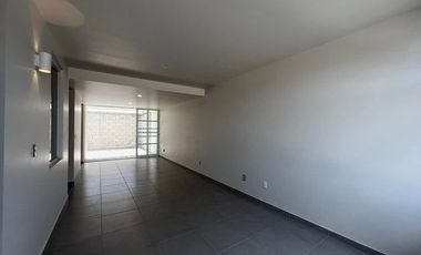 Departamento planta baja, 3 recamaras, sala de TV, jardin. El Manantial, VENTA