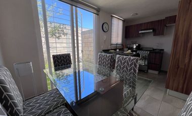 CASA EN FRACCIONAMIENTO LUCERO DEL VALLE ZAPOPAN