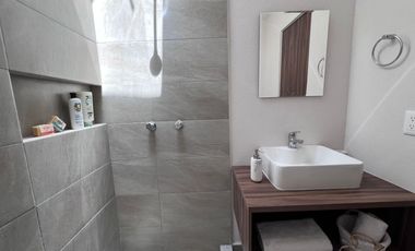 CASA EN FRACCIONAMIENTO LUCERO DEL VALLE ZAPOPAN