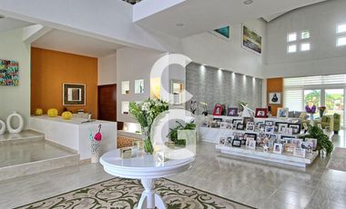 Casa en Venta en Cancun en Residencial Campestre con 6 Recamaras