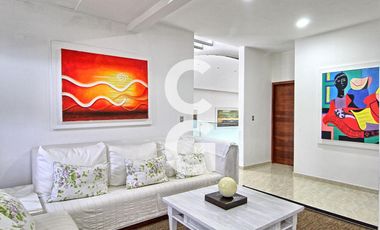 Casa en Venta en Cancun en Residencial Campestre con 6 Recamaras
