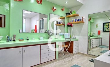 Casa en Venta en Cancun en Residencial Campestre con 6 Recamaras