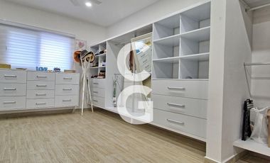 Casa en Venta en Cancun en Residencial Campestre con 6 Recamaras