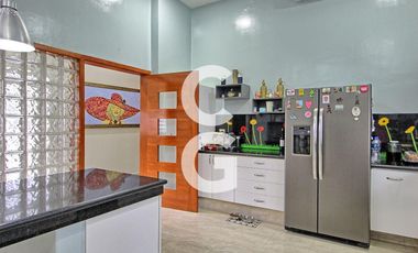 Casa en Venta en Cancun en Residencial Campestre con 6 Recamaras