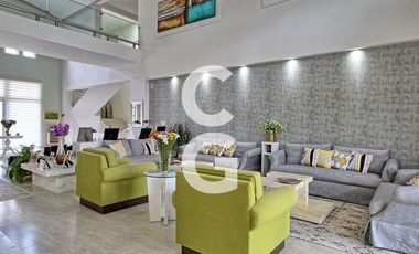 Casa en Venta en Cancun en Residencial Campestre con 6 Recamaras