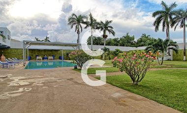 Casa en Venta en Cancun en Residencial Campestre con 6 Recamaras