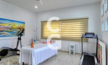 Casa en Venta en Cancun en Residencial Campestre con 6 Recamaras
