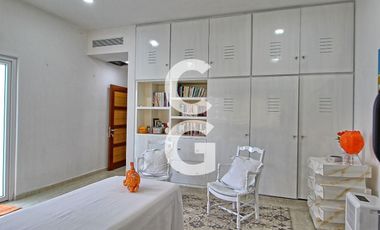 Casa en Venta en Cancun en Residencial Campestre con 6 Recamaras