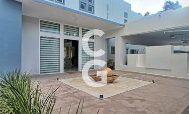 Casa en Venta en Cancun en Residencial Campestre con 6 Recamaras