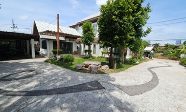 ตัดใจขายบ้านตัวอย่างสุดหรู ห่างจากเซ็นทรัล นครปฐม  (Central Nakhon Pathom) เพียง 3 นาที ห่างจากถนนเพชรเกษมเพียง 1 กิโลเมตร เจ้าของบ้านเป็นผู้รับเหมา ส