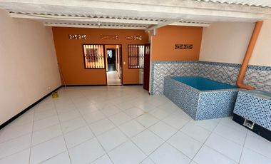 VENDO 0 PERMUTO BONITA, AMPLIA  Y CENTRAL CASA URBANA EN  CARMEN DE APICALA (TOLIMA)