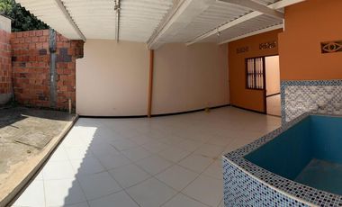 VENDO 0 PERMUTO BONITA, AMPLIA  Y CENTRAL CASA URBANA EN  CARMEN DE APICALA (TOLIMA)