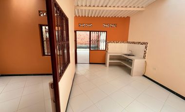 VENDO 0 PERMUTO BONITA, AMPLIA  Y CENTRAL CASA URBANA EN  CARMEN DE APICALA (TOLIMA)