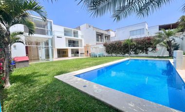 CASA DE LUJO CON PISCINA Y GRAN ÁREA SOCIAL EN LA MEJOR CUADRA DE BRISAS DE VILLA