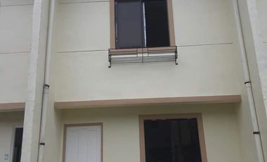Pasalo: Inner Townhouse in Beverly Homes P2, Loma De Gato Marilao near NLEX and Divine Mercy