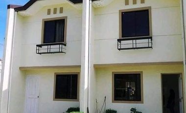 Pasalo: Inner Townhouse in Beverly Homes P2, Loma De Gato Marilao near NLEX and Divine Mercy