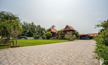 More-023PS Thai teak house for sale in Chiang Mai With swimming pool, Yard , vegetable plot , Near San Kamphaeng Market, San Kamphaeng District, Chian