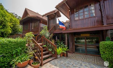 More-023PS Thai teak house for sale in Chiang Mai With swimming pool, Yard , vegetable plot , Near San Kamphaeng Market, San Kamphaeng District, Chian